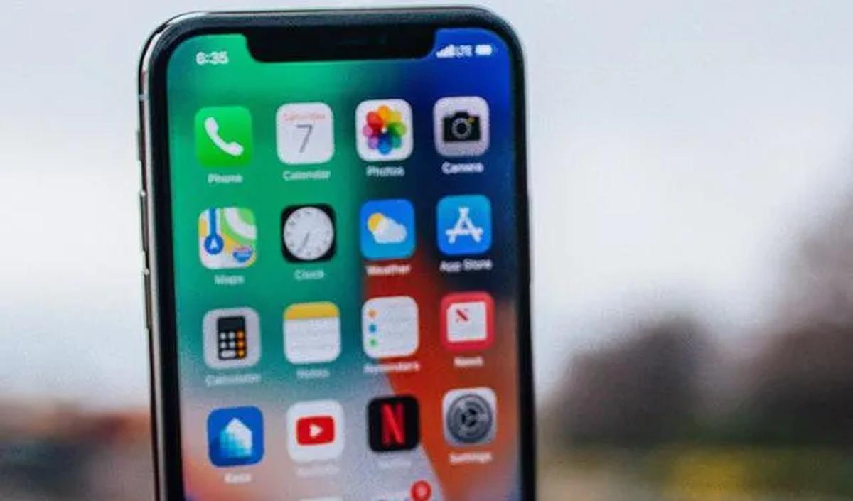 "Pertama supaya kita mengetahui handphone itu oleh apakah memang yang bersangkutan itu beli black market, kan ada itu beli black market, biasanya bahasanya internasional, itu alasannya," ungkap Adi.