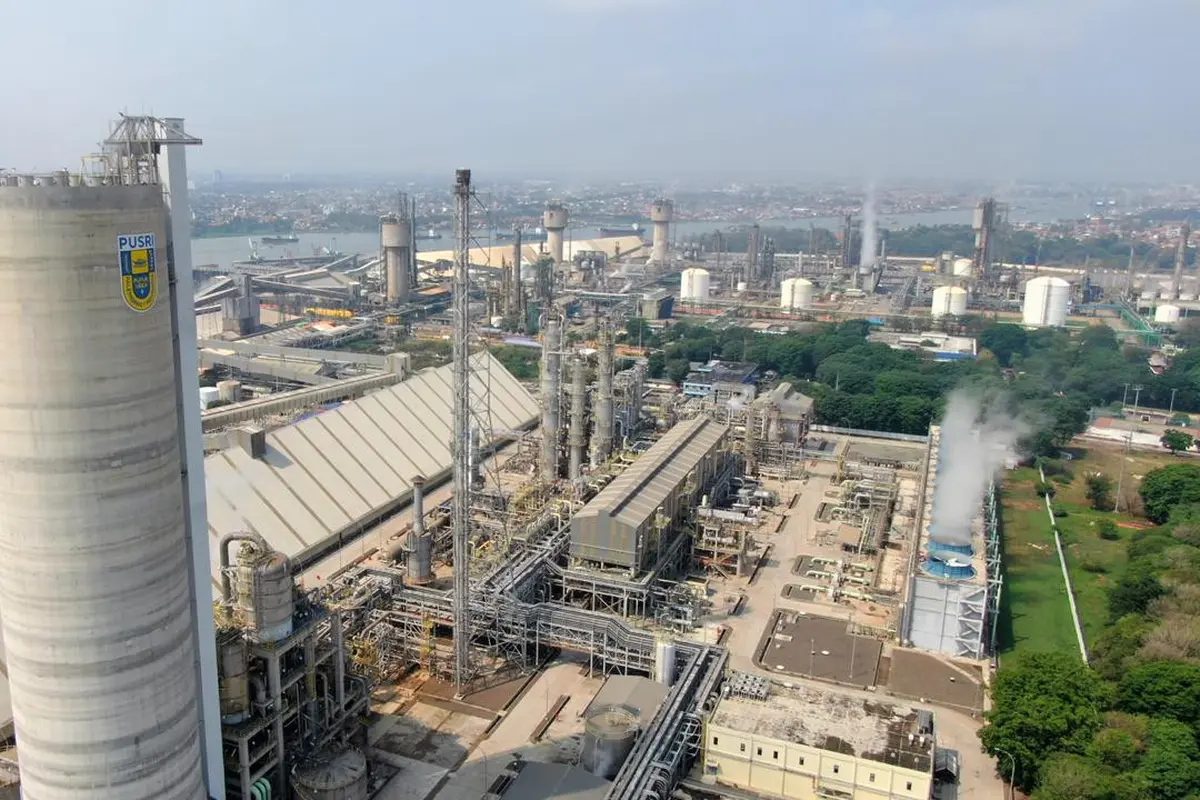 Pabrik Pupuk milik Pupuk Indonesia Holding Company