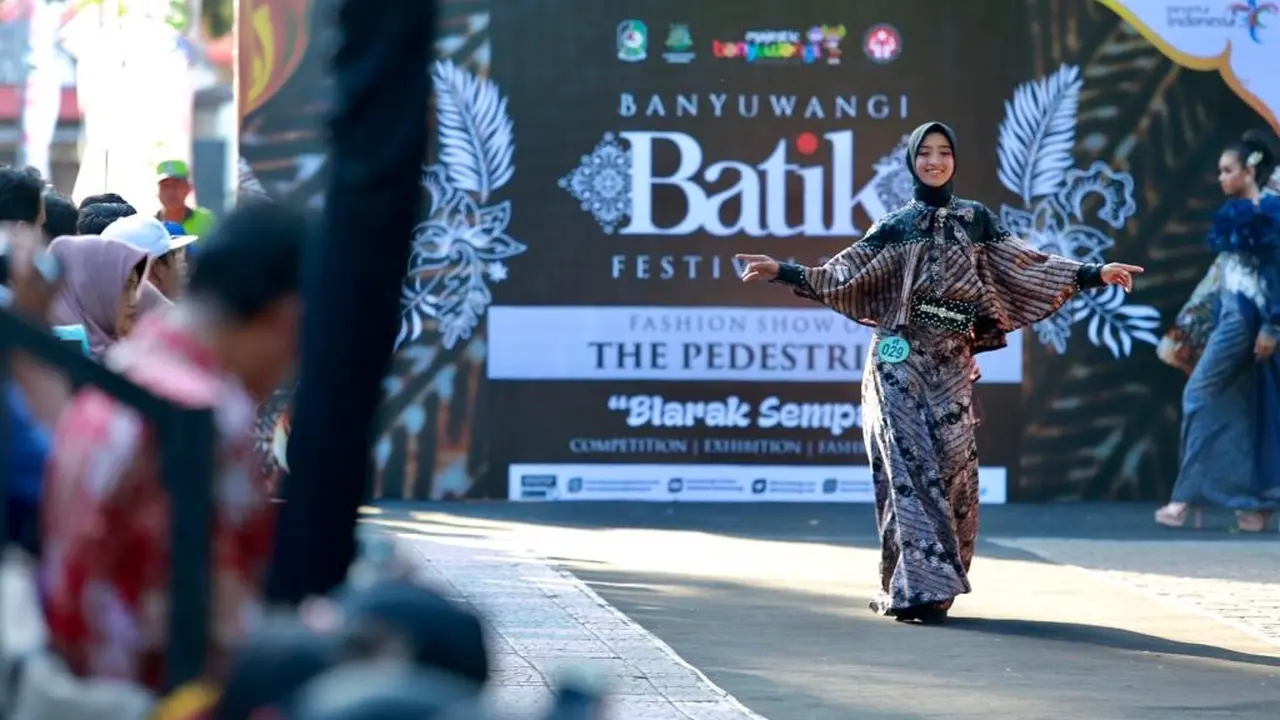 Banyuwangi Batik On Pedestrian