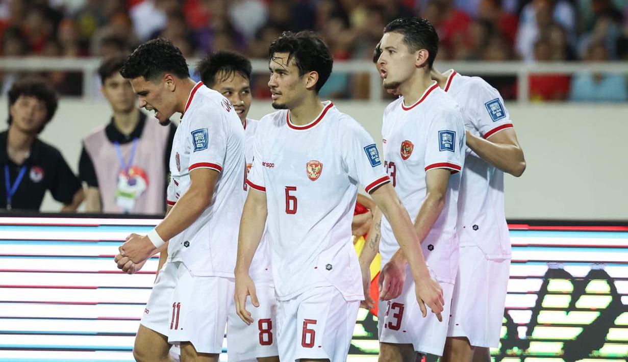 Pemain timnas Indonesia merayakan gol saat berlaga melawan Vietnam pada lanjutan Kualifikasi Piala Dunia 2026 digelar di Stadion My Dinh, Hanoi, Selasa (26/3/2024). (Foto: Dok PSSI)