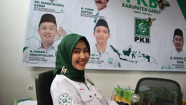 7 Potret Terbaru Gita KDI, Bergelar Hajjah dan Kerja Jadi Tenaga Ahli MPR RI