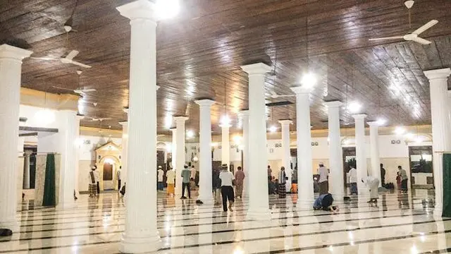 Bagian Dalam Masjid An Nawier