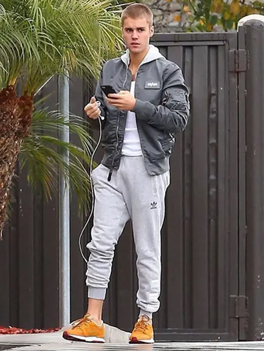 Sebelum dikabarkan akan kembali dengan Justin Bieber, Kourtney dilaporkan telah menolak ajakan menikah Scott Dissick saat mereka tengah berlibur di kawasan Costa Rica. (doc.dailymail.com)