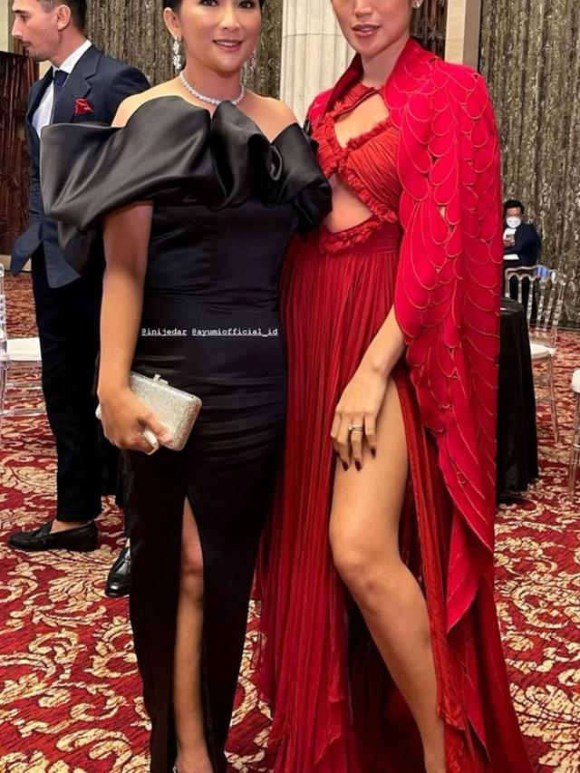 Tampil Menawan, Ini 7 Potret Jessica Iskandar dan Vincent Verhaag Kondangan Bareng