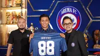 Arema FC kembali memperkenalkan pemain barunya menatap perhelatan Liga 1 musim depan.&nbsp;