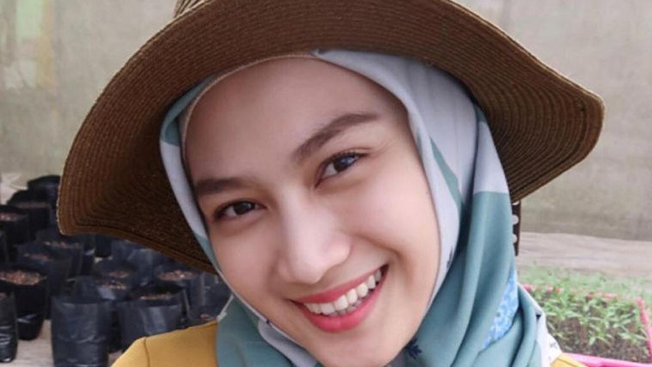 Melody sering membagikan momen-momen kecintaannya terhadap pertanian di akun Instagramnya.
