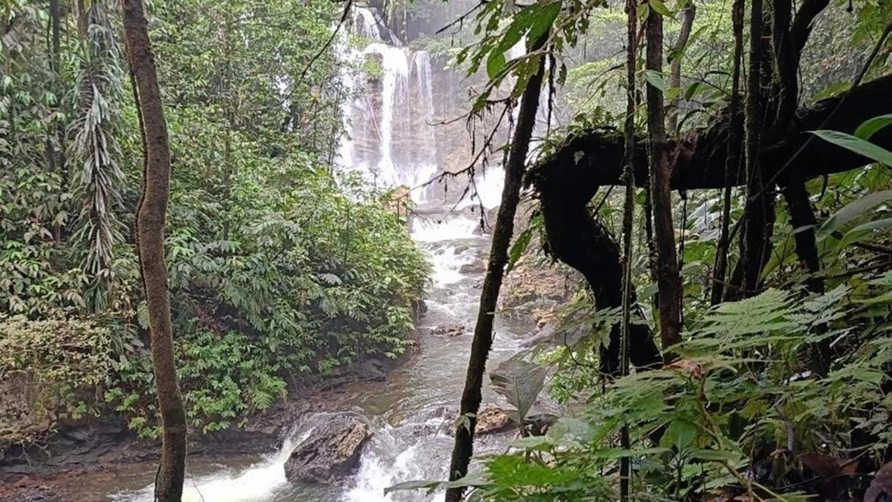 Menteri ESDM Bahlil Lahadalia Tinjau Langsung Lokasi Pembangunan PLTM Wabudori di Supiori, Papua