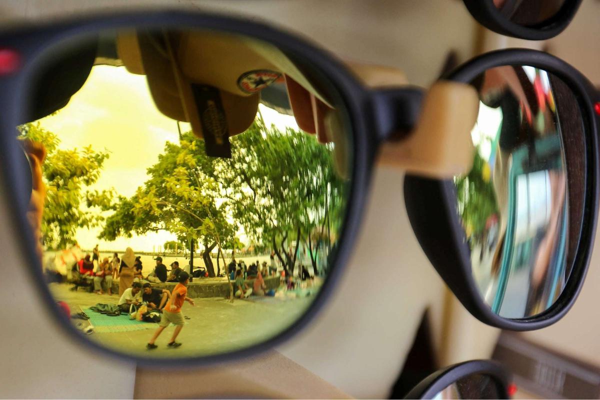 Ratusan ribu pengunjung padati Pantai Lagoon Ancol saat libur Waisak