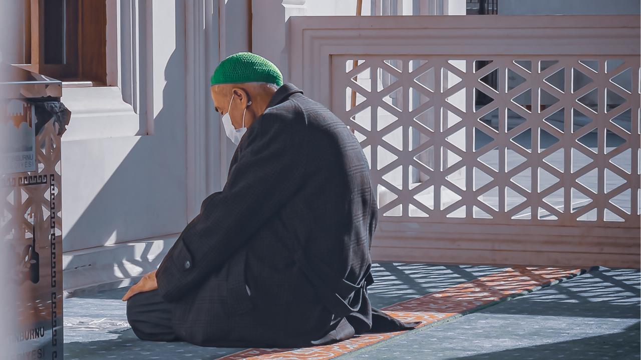 Tata Cara dan Niat Sholat Jamak Taqdim dan Takhir Lengkap, Pahami Ketentuannya