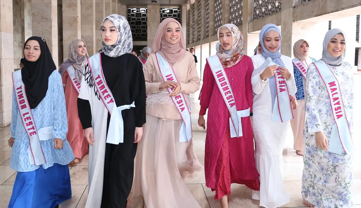 Tidak lama lagi malam final pemilihan Puteri Muslimah Asia akan digelar. Final akan dihelat pada 8 Mei 2018 mendatang. 16 peserta akan bersaing merebut mahkota Puteri Muslimah Asia 2018. (Nurwahyunan/Bintang.com)