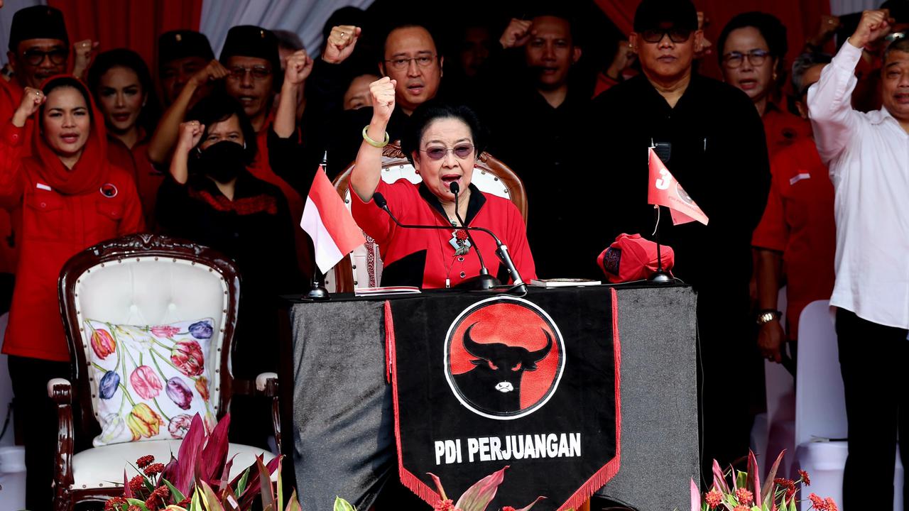 VIDEO: Emosi Mega Meledak Lihat DPR 'Sat Set' Otak Atik RUU Pilkada Usai Putusan MK