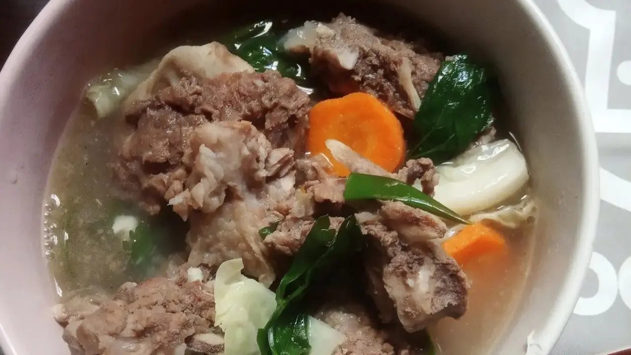 Resep sop tulang rice cooker. (dok. Cookpad @Tari_Kayat)