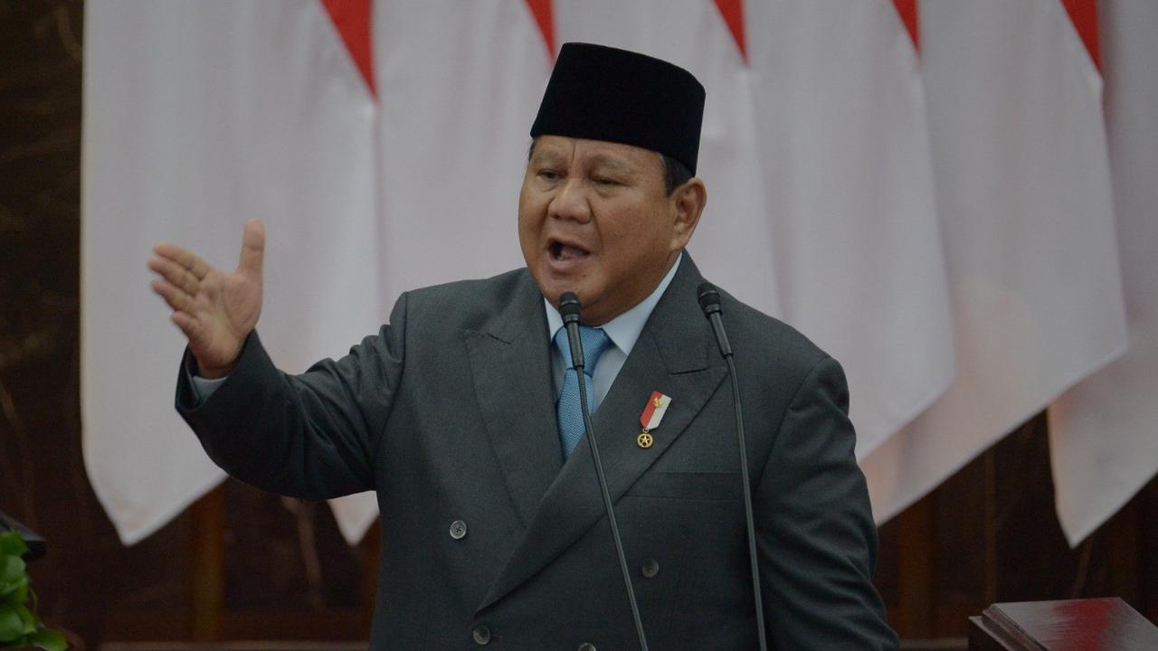 VIDEO:  Prabowo Emosi Marahi Bos BUMN Mau Hapus Tantiem, DPR Riuh Berdiri "Kayak Rapat di Kecamatan Aja!"