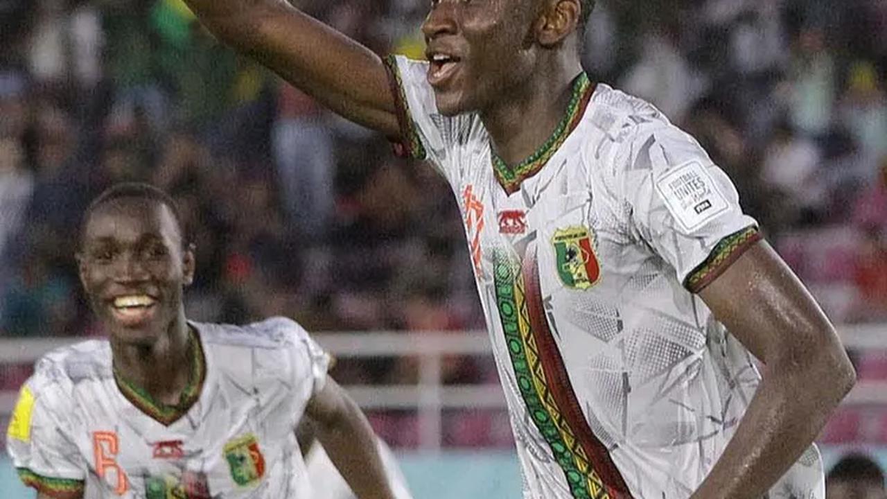 FOTO: Momen Mali Hajar Uzbekistan di Piala Dunia U-17, Diwarnai Hattrick dan Penggunaan VAR Pertama Kali