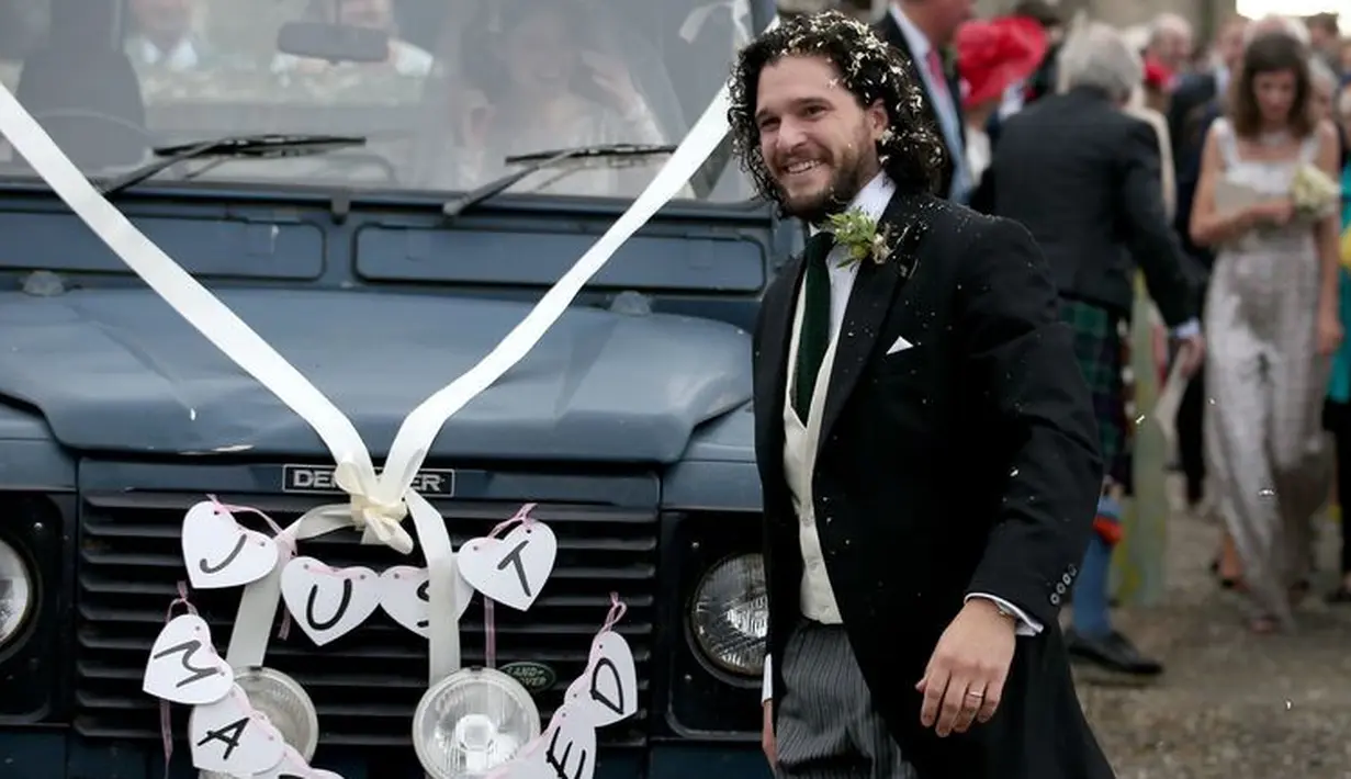 Hal itu terjadi pada tahun 2012 saat karakter Kit, Jon Snow dan Rose, Widling Ygritte saling  jatuh cinta. (Getty Images/Cosmopolitan)