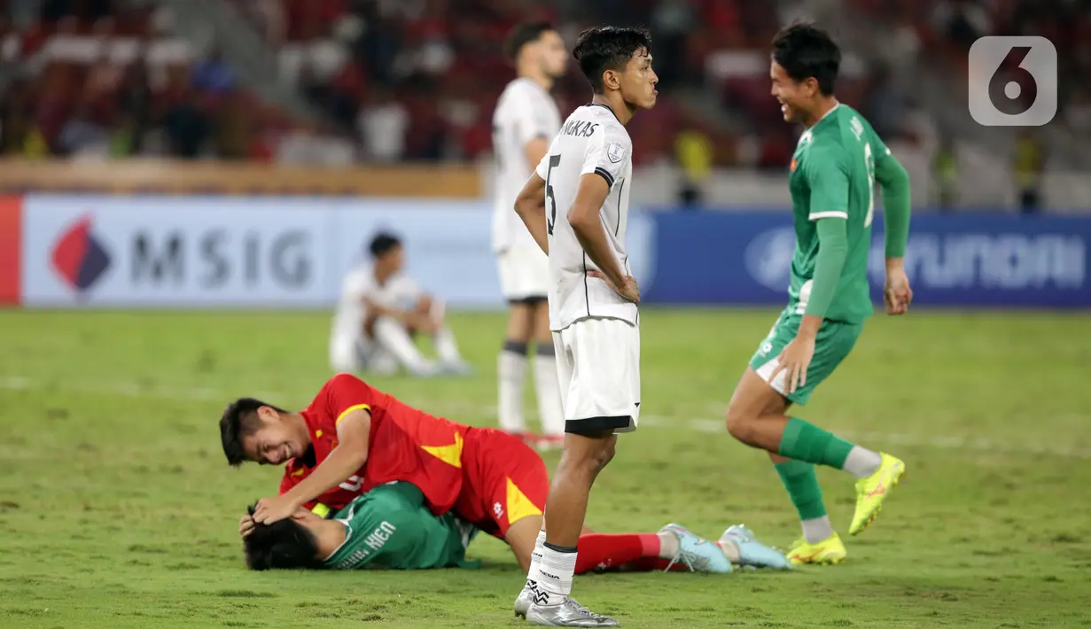 Ekspresi pemain Timnas Indonesia, Dony Tri Pamungkas usai berlaga melawan Vietnam pada laga final Piala AFF U-23 2025 di Stadion Utama Gelora Bung Karno, Jakarta, Selasa (29/7/2025). (Liputan6.com/Helmi Fithriansyah)