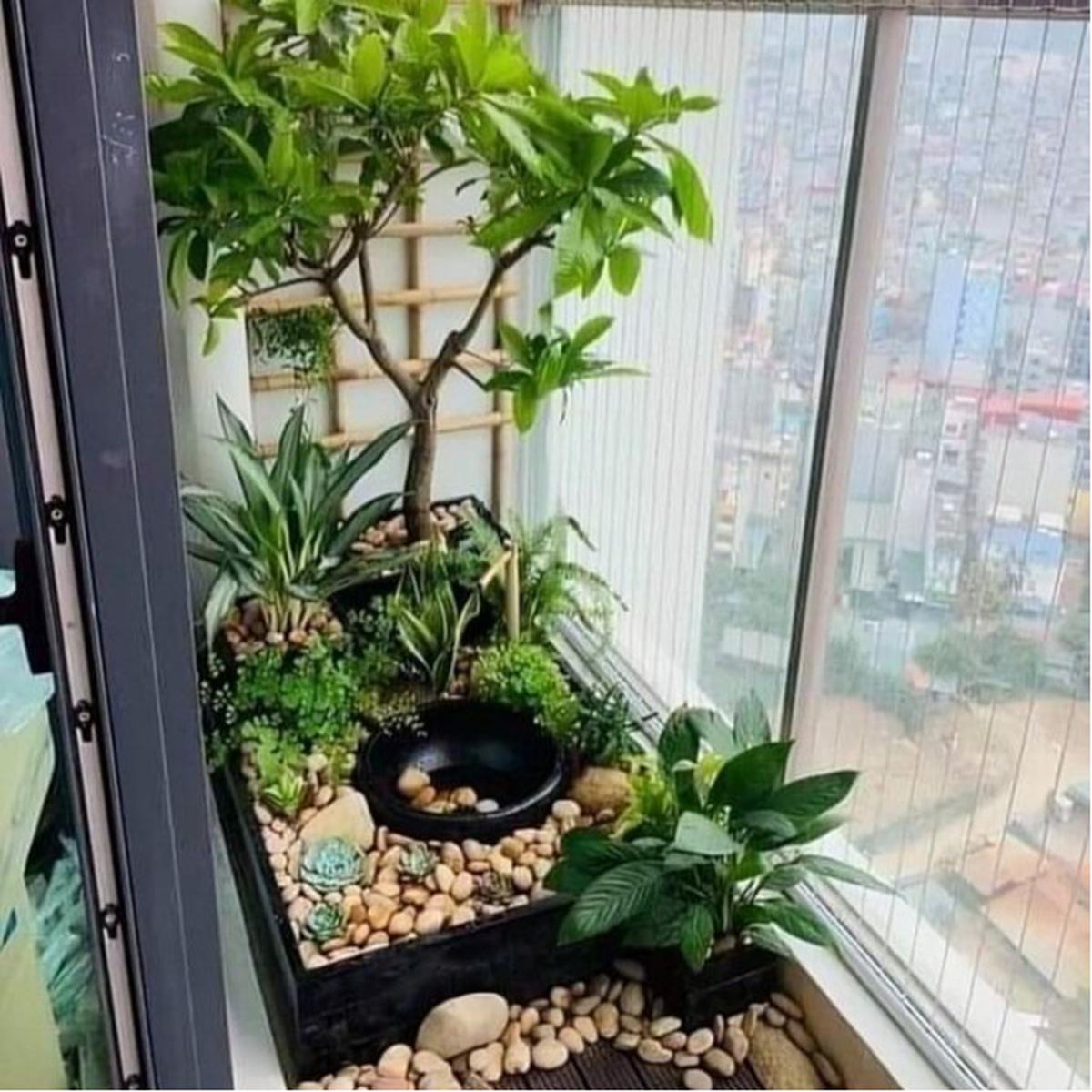 Ilustrasi Taman di Balkon Super Sempit (©Pinterest)
