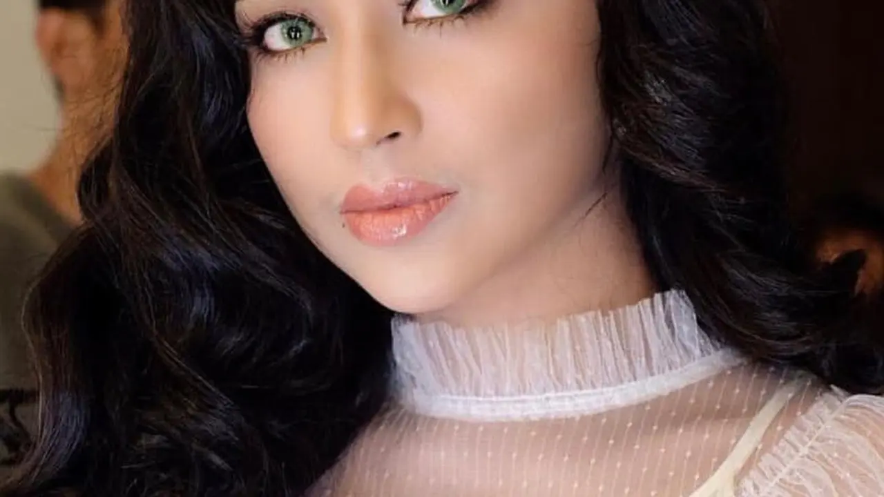 Dewi Perssik. (Foto: Instagram @dewiperssikreal)