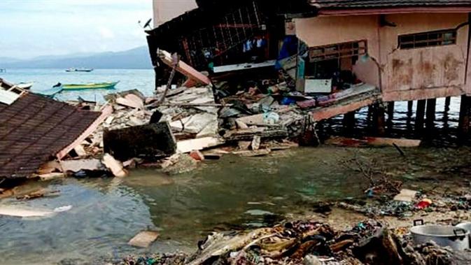 Gedung Pasar Apung Negeri Pelau, Kabupaten Maluku Tengah, yang rusak akibat gempa Ambon pada Kamis (26/9/2019).  (Dok Badan Nasional Penanggulangan Bencana/BNPB)