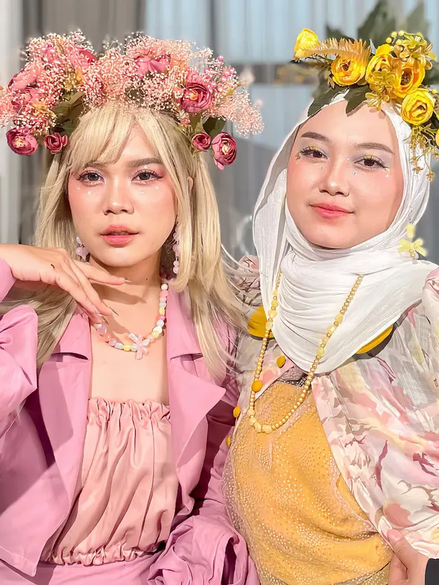 Potret Sinta dan Jojo Tirukan Tren Makeup Douyin. (instagram/sisisinta/jojoevitae)