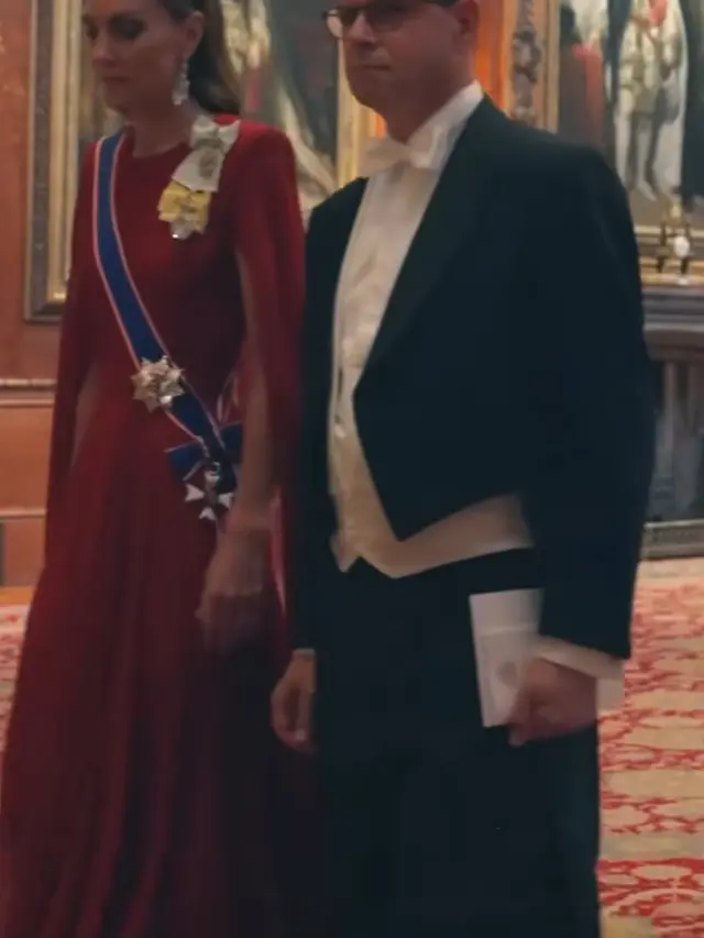 Gaya bangsawan Kate Middleton kenakan busana dari Dior dan Givenchy saat Jamu Presiden Prancis. [@princeandprincessofwales]