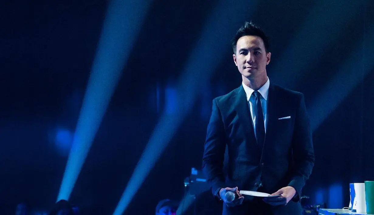 Lewat Twitter, Daniel Mananta mengungkapkan bahwa hatinya menangis saat mendengar berita mengenai pengeboman Gereja di Surabaya. (instagram/vjdaniel)