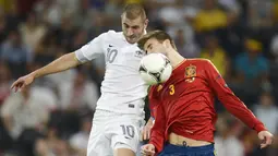 Benzema baru saja dinobatkan oleh asosiasi pesepak bola Prancis sebagai pemain Prancis terbaik yang tampil di liga mancanegara. (AFP/Filippo Monteforte)