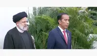 Presiden Iran Seyed Ebrahim Raisi bersama Presiden Republik Indonesia Jokowi dalam kunjungan di Istana Bogor, Bogor. (YouTube/Sekretariat Presiden)