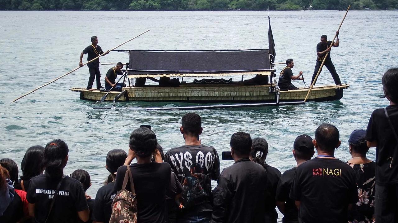 FOTO: Prosesi Laut Tuan Meninu Hidupkan Tradisi Perayaan Jumat Agung  di Larantuka