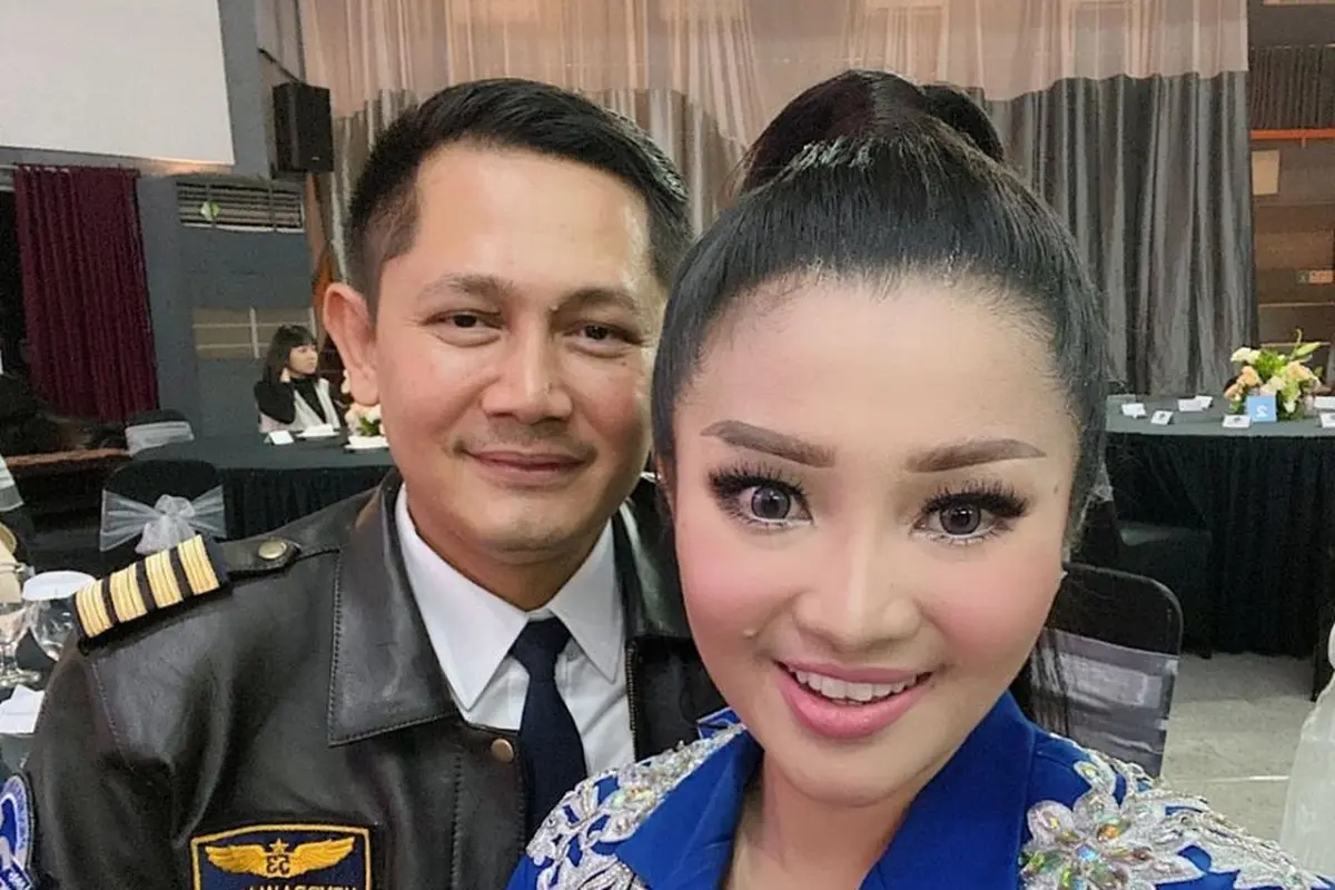 Potret Fitri Carlina dan Hendra Sumendap (Instagram/fitricarlina)