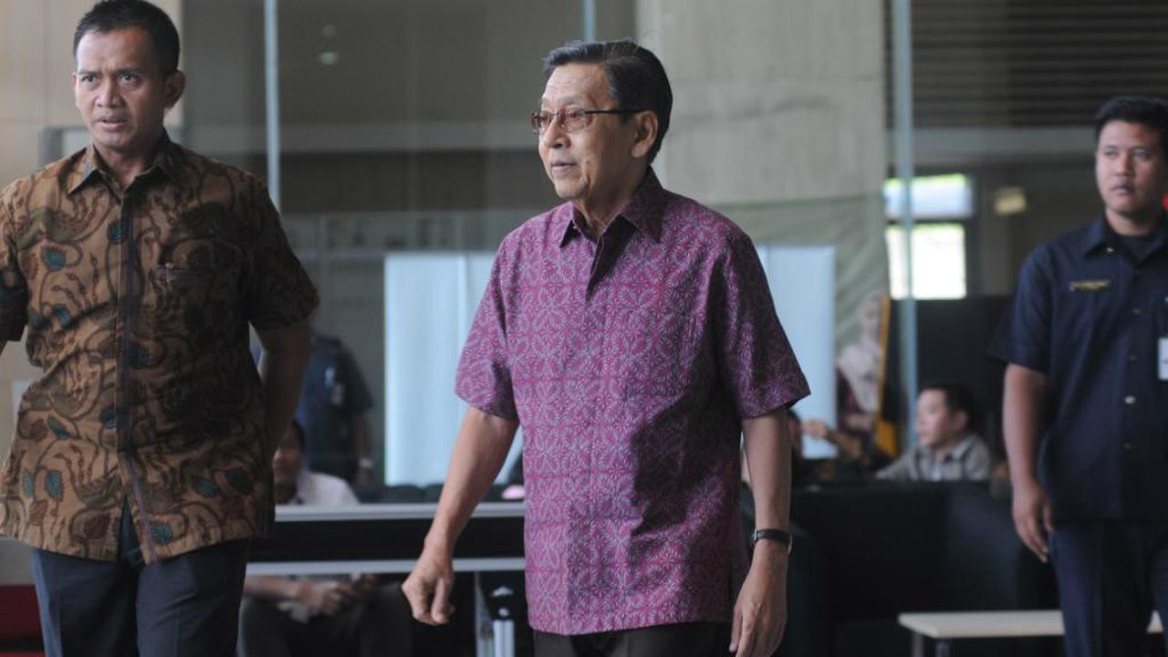 Mantan Wapres Boediono menjalani pemeriksaan di KPK