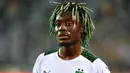 Gelandang Prancis, Manu Kone yang berusia 22 tahun dan sejak tengah musim 2020/2021 membela Borussia Monchengladbach ini tercatat dalam deretan pemain termahal di ajang Euro U-21 2023 dengan memiliki nilai pasar 40 juta euro atau setara Rp657 miliar. Pemain yang belum memiliki caps bersama timnas senior ini hingga kini telah bermain dalam 7 laga bareng Timnas U-21 Prancis. (AFP/Uwe Kraft)