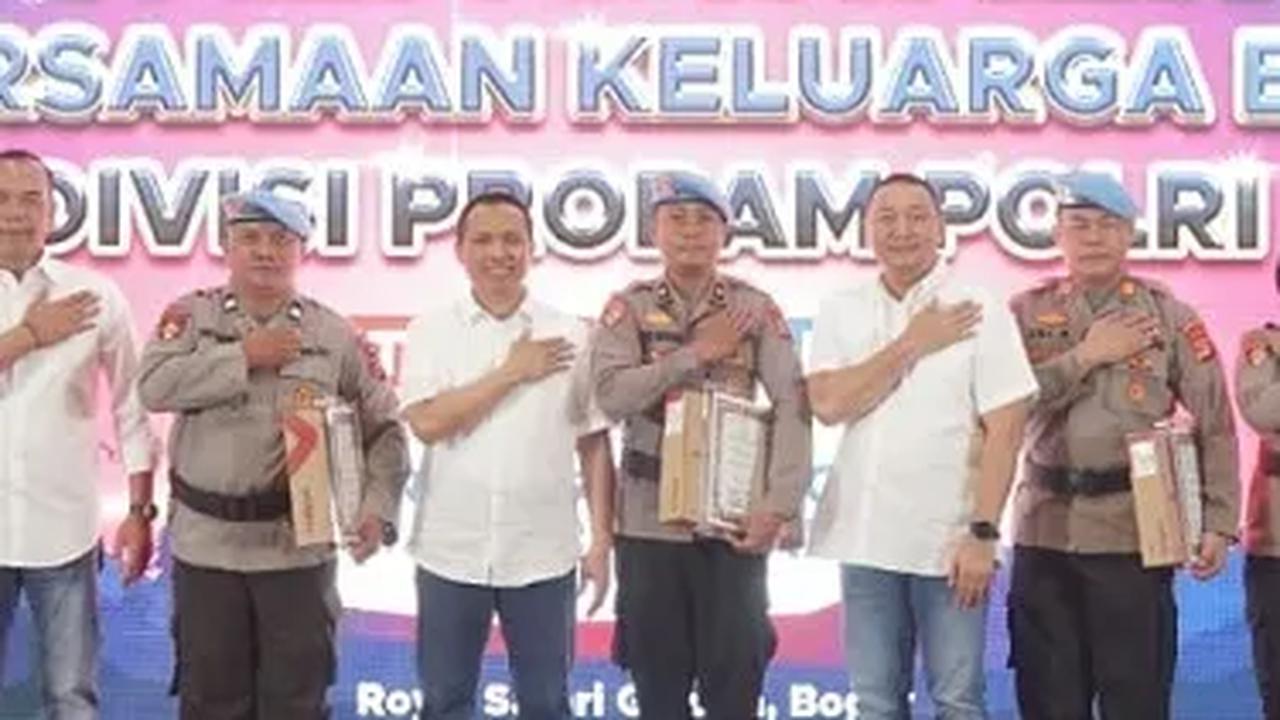 Bangun TK dari Uang Tunjangan, Tiga Anak Buah Kadiv Propam Diberi Penghargaan Oleh Kapolri