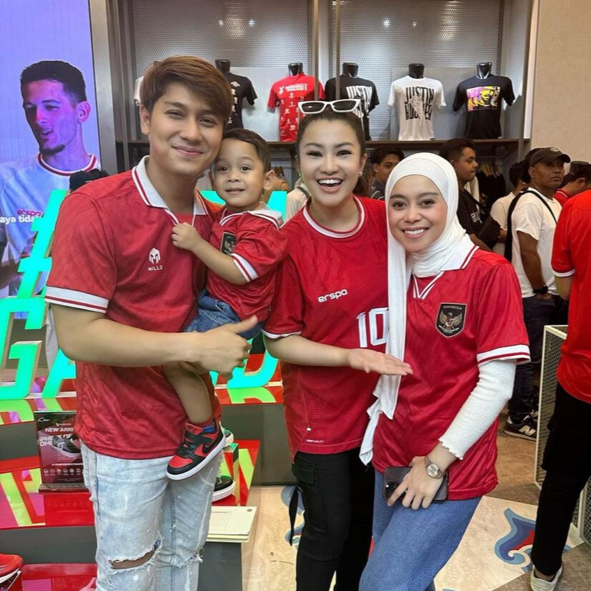 7 Potret Anak Artis Pecinta Sepakbola, Bakal Nonton Langsung Timnas Indonesis Vs China di GBK Malam Ini?