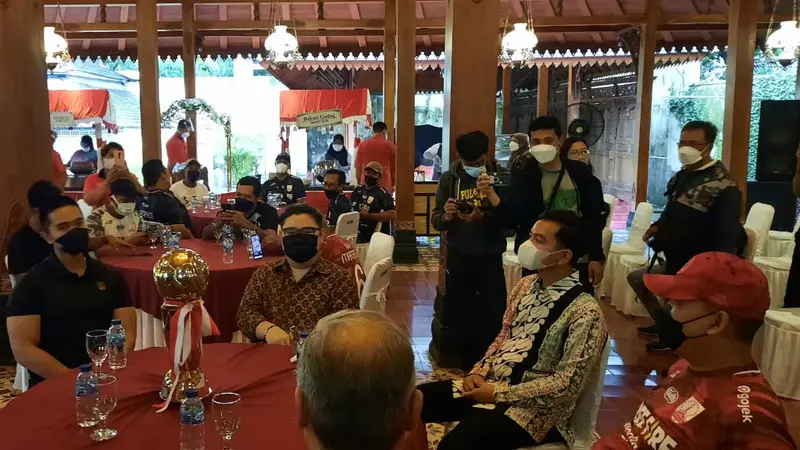 Kaesang Pangarep, Kevin Nugroho bertemu Wali Kota Surakarta Bawa Piala Liga 2