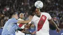 Peru sendiri yang menempati posisi ke-5 klasemen masih berpeluang lolos untuk bersaing dengan Kolombia dan Cile di laga terakhir. Reanato Tapia dkk akan berebut satu jatah play-off untuk diadu dengan wakil dari zona Asia. (AP/Pool/Raul Martinez)