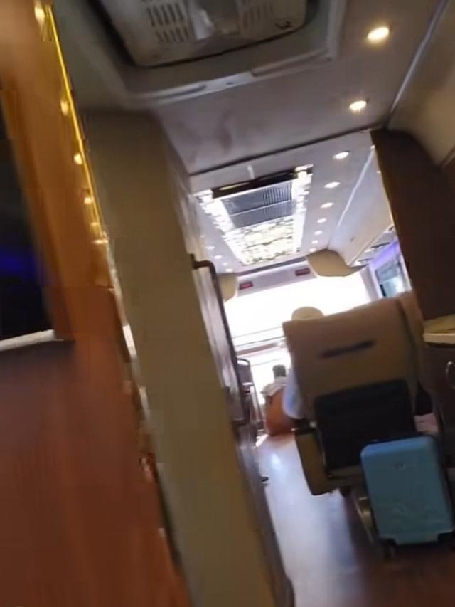 Potret Interior Bus Rombongan Anang Hermansyah