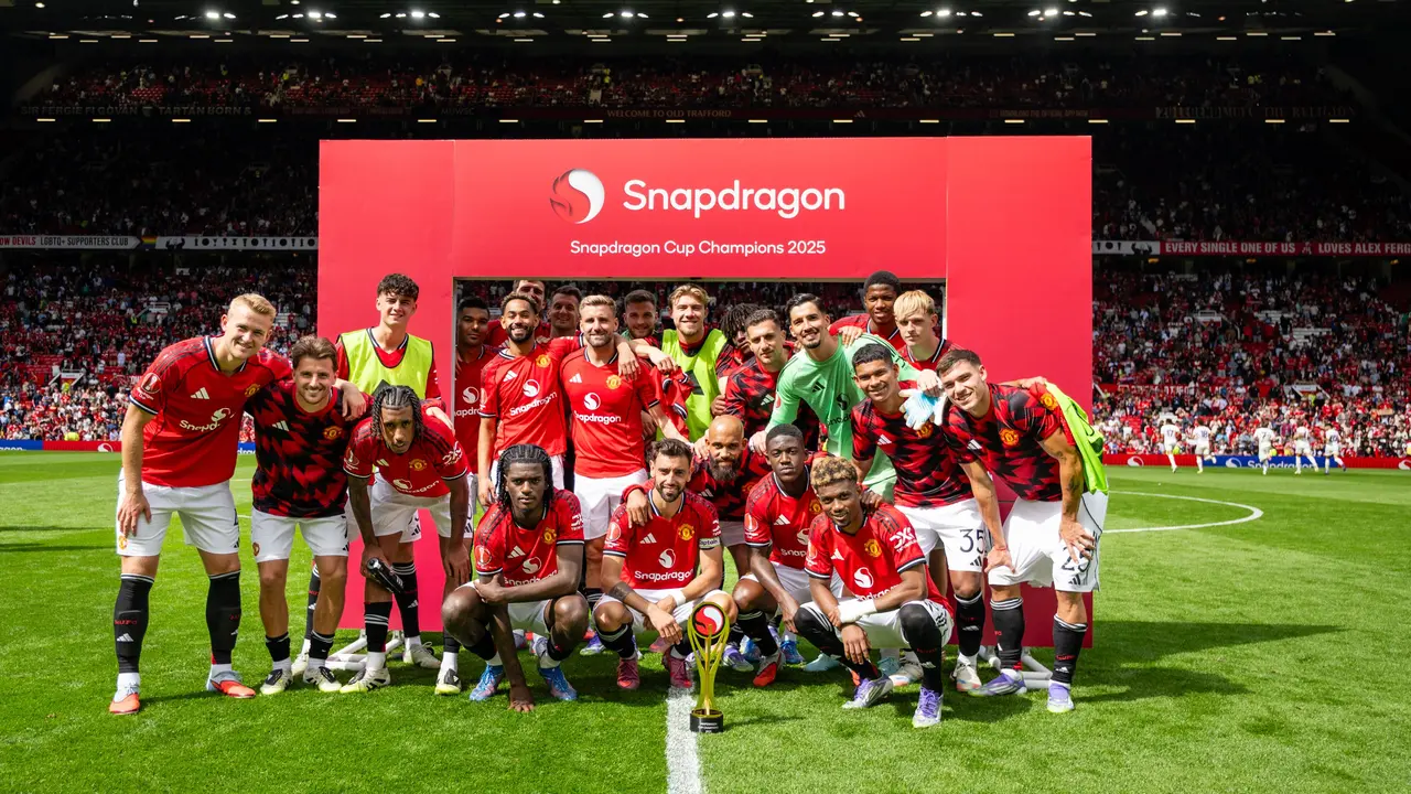 Man United vs Fiorentina: The Red Devils End Their Preseason by Winning Snapdragon Cup