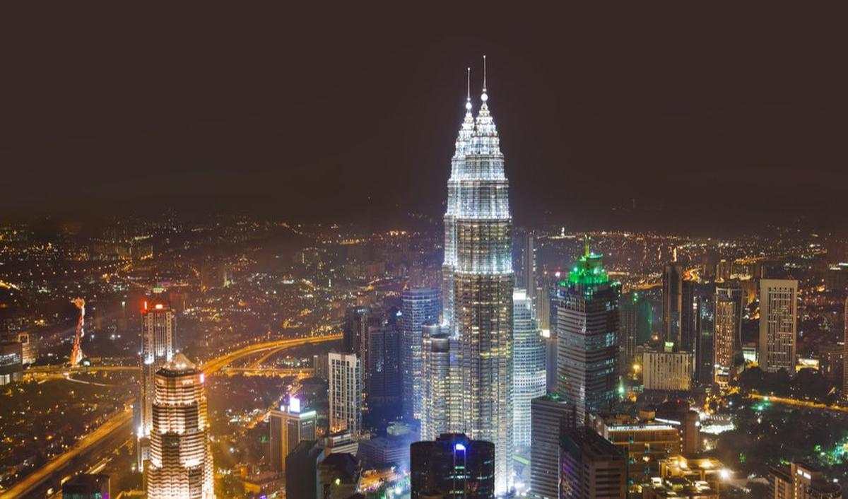 Untuk diketahui, Singapura sedang berusaha menambah populasinya dari sekitar 5 juta sekarang menjadi 6,9 juta pada 2030.