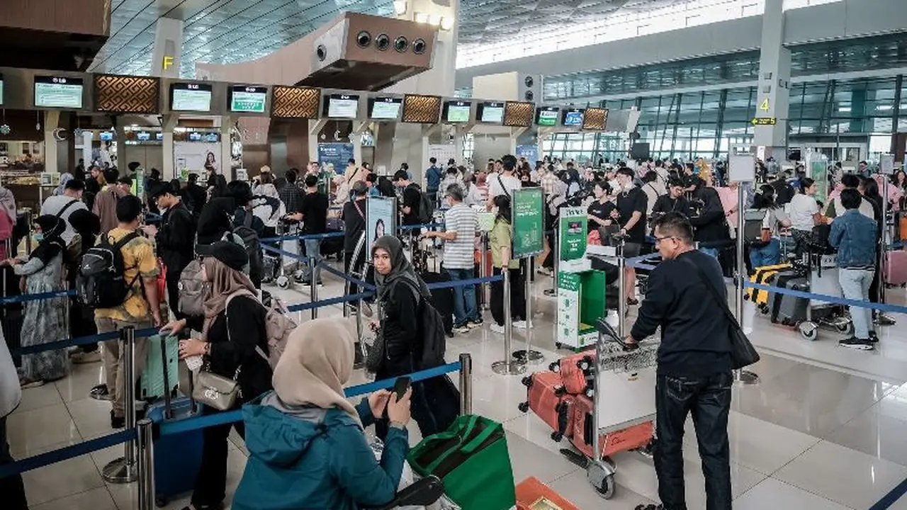 Harga Tiket Pesawat Domestik Turun 10 Persen di Masa Libur Nataru Selama 16 Hari.  foto:  dok. Kemenparekraf