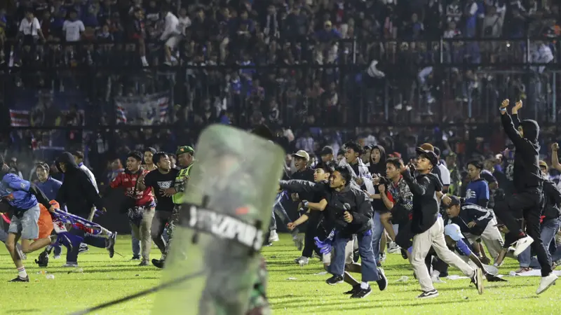 Foto: Nasib Malang Sepak Bola Indonesia, 127 Orang Kehilangan Nyawa di Stadion Kanjuruhan