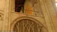Penampakan diduga hantu uskup di katedral kuno. (SWNS/Daily Mail)