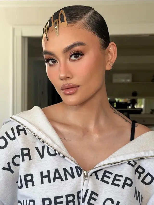 Makeup Agnez Mo di Gold Gala. [@agnezmo]