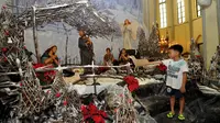 Mengintip Persiapan Misa Natal di Gereja Katedral