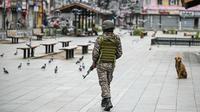 Untuk diketahui, hubungan antara India dan Pakistan telah lama diwarnai oleh konflik dan permusuhan diplomatik serta ketidakpercayaan, terutama terkait Kashmir. (Sajjad HUSSAIN/AFP)