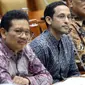 Menteri Pendidikan dan Kebudayaan (Mendikbud), Nadiem Makarim (kedua kiri) mengikuti rapat kerja dengan Komisi X DPR di Kompleks Parlemen Senayan, Jakarta, Rabu (6/11/2019). Rapat membahas soal perkenalan dan membahas program kerja. (Liputan6.com/Johan Tallo)