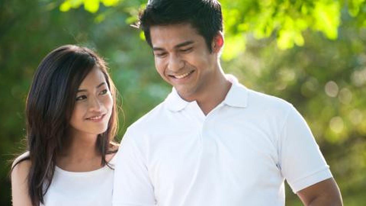 Kenali 5 sinyal cinta dari wanita!