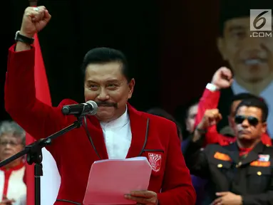 Ketua Umum Partai Keadilan dan Persatuan Indonesia (PKPI) A.M Hendropriyono saat acara deklarasi dukungan untuk Jokowi maju di Pilpres 2019, Jakarta, Senin (12/6). (Liputan6.com/Johan Tallo)
