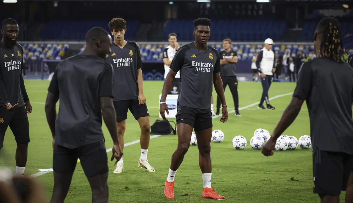 Real Madrid memboyong segudang kepercayaan diri bertandang ke markas Napoli. (Alessandro Garofalo/LaPresse via AP)