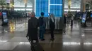 Kemudian pada Minggu 15 Maret 2026, jumlah penumpang diprediksi mencapai 546.984 orang dengan 3.688 penerbangan. Tampak dalam foto, calon penumpang saat berada di Terminal 3 Bandar Udara Internasional Soekarno–Hatta, Tangerang, Banten, Rabu (11/3/2026). (merdeka.com/Arie Basuki)